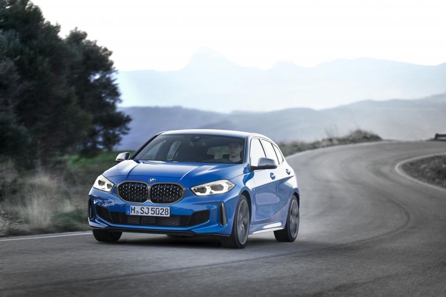  BMW M135i xDrive (F40) 2019 года  (WW) (фото 15 из 189)